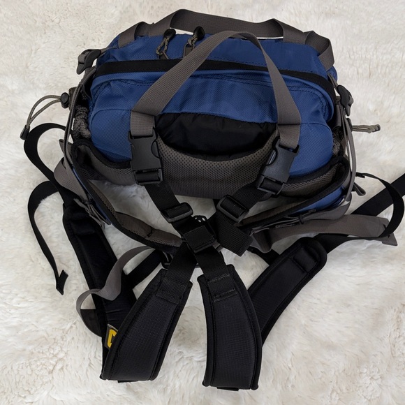 Mountainsmith,Blue and Gray Waist Pack – Hands-Free Carry - Picture 14 of 17
